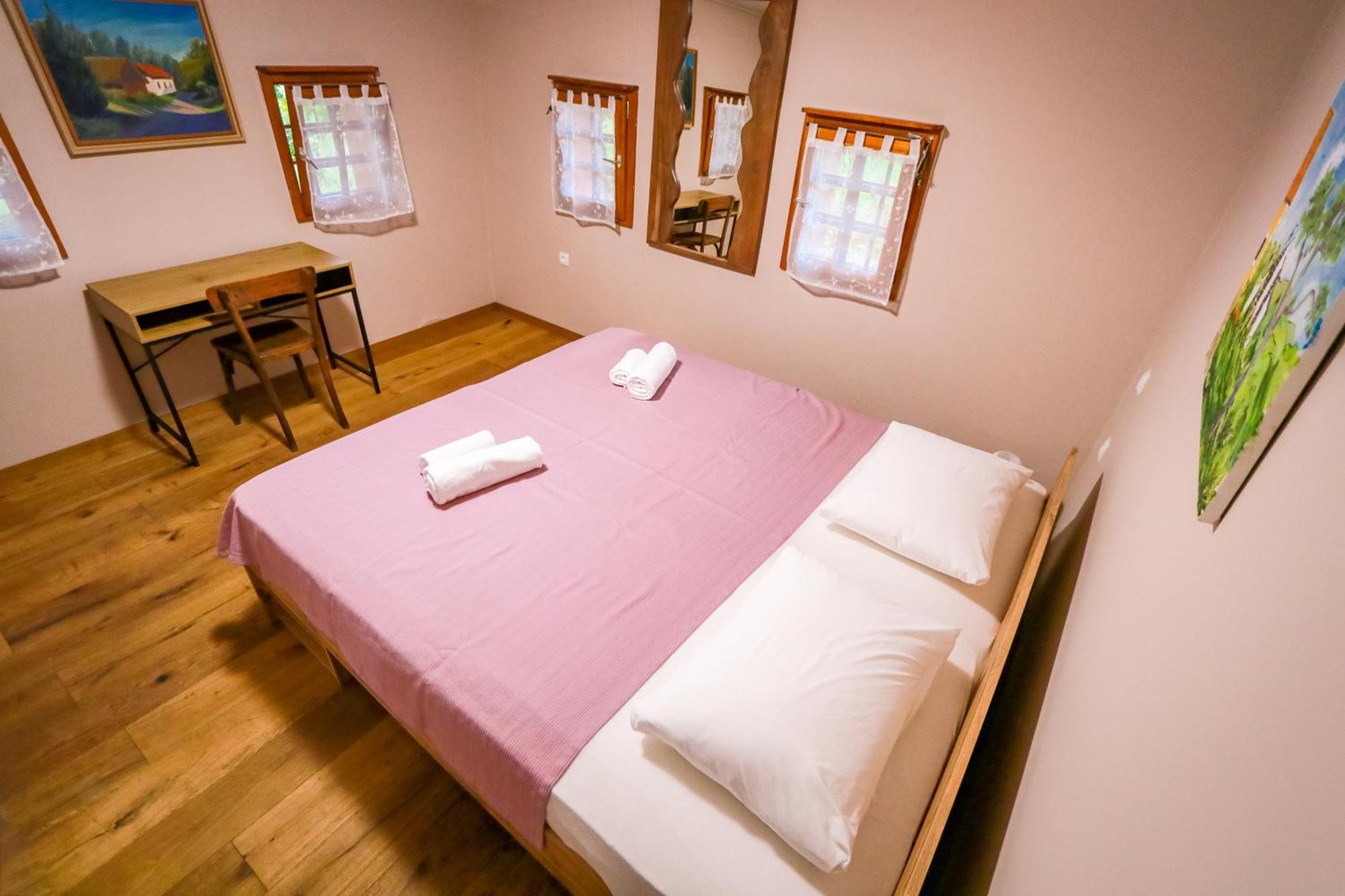 Hostel Strug Makole Exterior photo